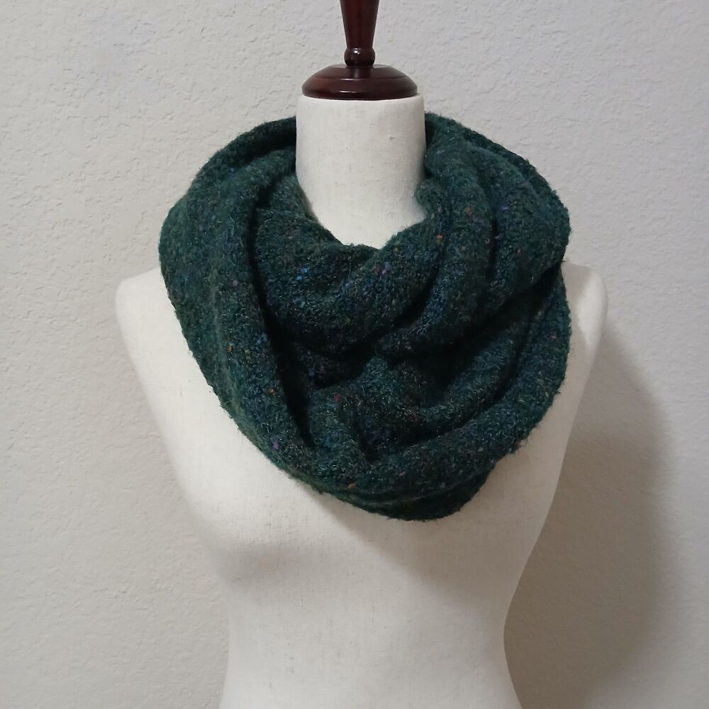 NEW Dillards Evergreen Specked Warm Faux Wool Infinite Scarf 18x32 Cold #M4